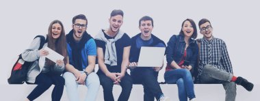 Nedensel grup izole katta oturan insan