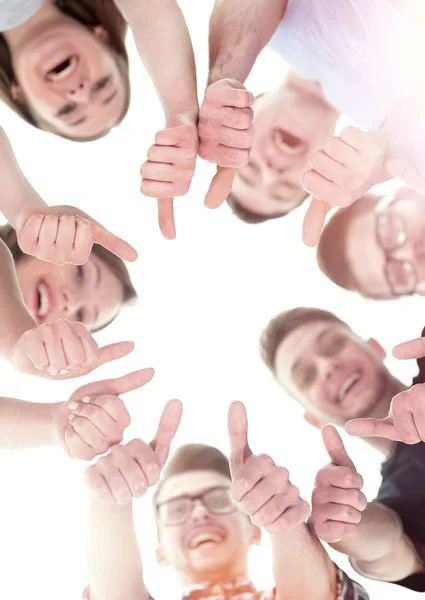 우정, 젊음 및 사람들 개념-청소년 위에 손으로 서로 미소의 그룹 — 스톡 사진