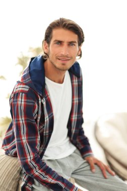 ekose desenli bir gömlek başarılı bir adam portresi.