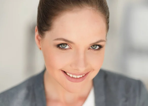 Retrato de uma mulher de sucesso. close-up . — Fotografia de Stock