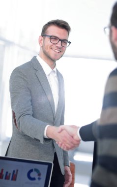 el sıkışma Mali ortaklar Hoşgeldiniz.