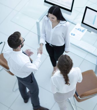 el sıkışma yönetici ve personel işyeri yakın: