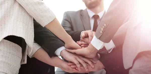 Collaborazione concetto di successo: un team di business amichevole in piedi — Foto Stock