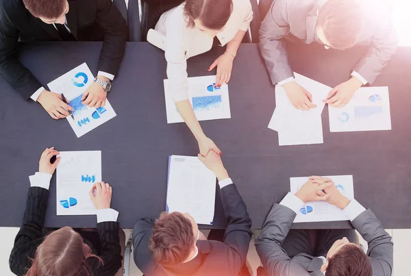 iş insanlar el sıkışma