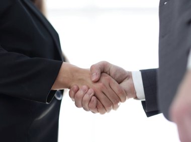 Ortak iş sözleşmesi tebrik etmek için şirket yöneticileri