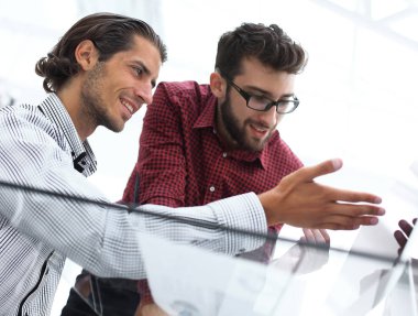 ciddi iş adamı düşünme