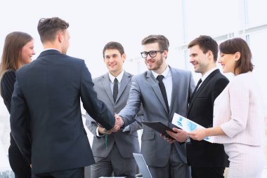 hoş geldiniz ve karşılıklı iş ortakları brifing üzerinde