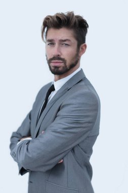 Beyaz bir arka planda izole edilmiş yakışıklı bir adamın portresi.