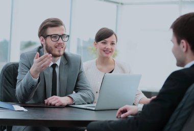 Ticari Direktörü ile şirketin güncel konular ele alınmaktadır.