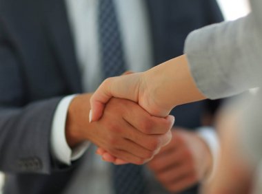 Kavram siluet ve filtre güneş toplantı iş ortaklığı