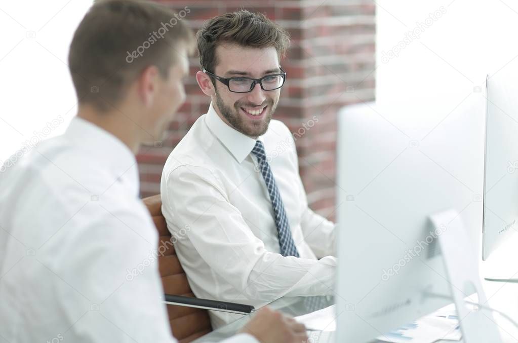 office employees work on the computer