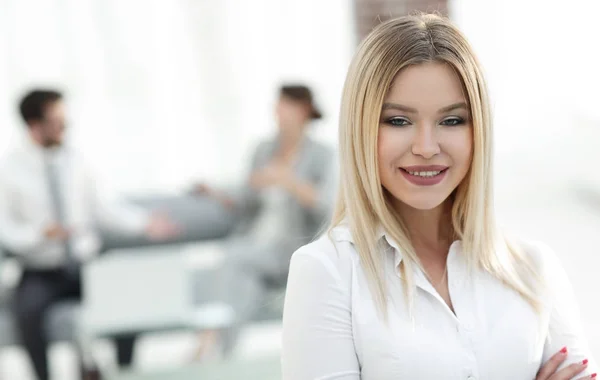 Retrato de una joven empresaria — Foto de Stock