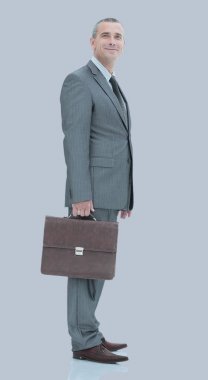 Takım ayakta gülümseyen mutlu olgun adam