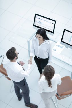 el sıkışma yönetici ve personel işyeri yakın: