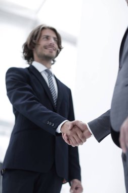 Bir iş tokalaşmasının kapanışı