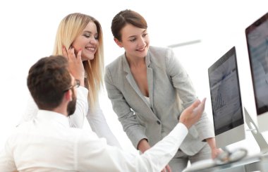 iş takım iş sorunları tartışıyor