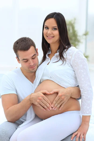 Detailní záběr. Šťastný těhotný pár. — Stock fotografie