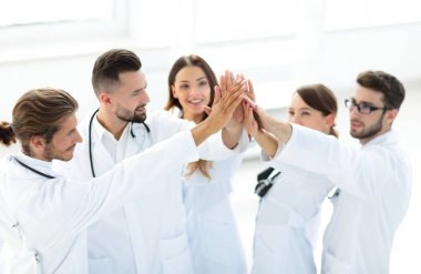 Birbirimizi bir beşlik veren doktor grup.