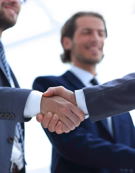 Closeup.Handshake, üzletemberek — Stock Fotó