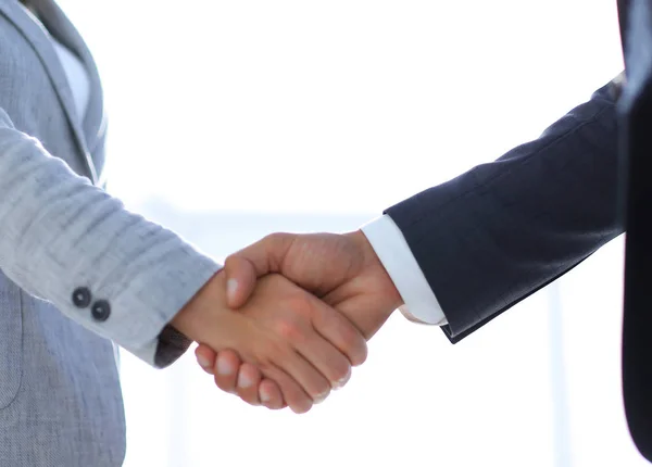 Gens d'affaires serrant la main isolés sur fond blanc — Photo