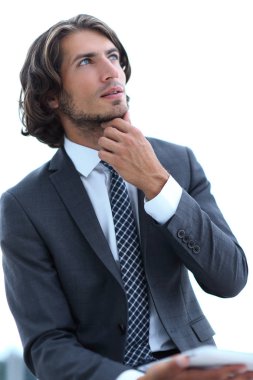 Tabletli modern iş adamı kopyalama alanına bakıyor