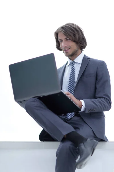 Closeup.Erfolgreicher Geschäftsmann arbeitet am Laptop — Stockfoto