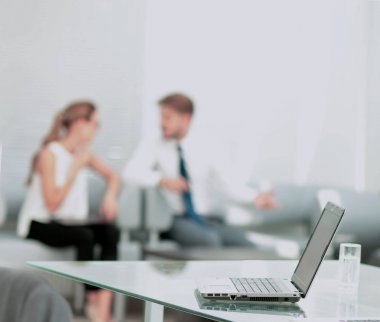 Modern bir ofis çalışma sürecinde