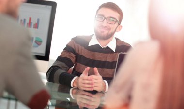 İş ekibi Office işçisi kavramı çalışıyor