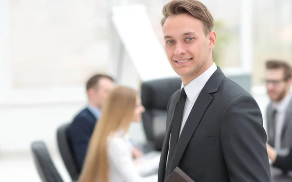 Practicante en el fondo del equipo de negocios — Foto de Stock