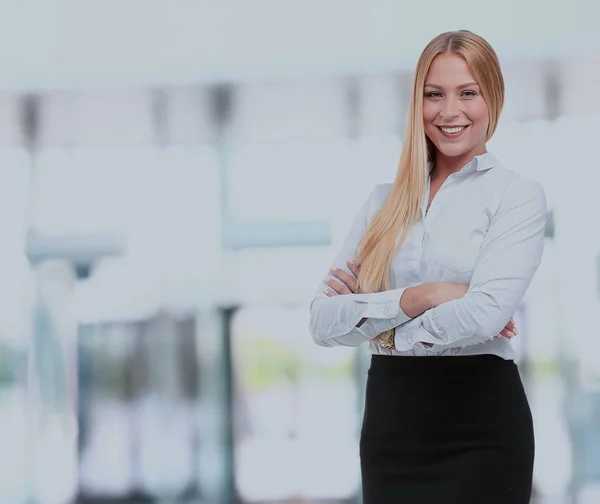 Mujer de negocios moderna en la oficina con espacio para copias —  Fotos de Stock