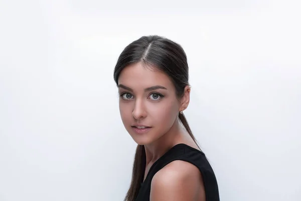 Retrato de uma jovem mulher bonita. O conceito de juventude e cuidados com a pele . — Fotografia de Stock