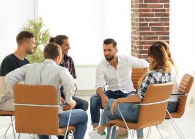 ekip üyeleri atölyesinde iddia