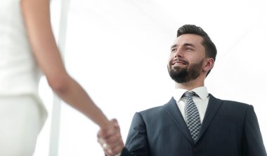 İş ortaklarının el sıkışması