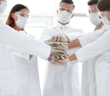 el arkadaşlarıyla istifleme doktorların yakın çekim fotoğraf