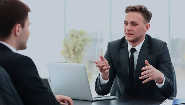 Gente de negocios en la oficina — Foto de Stock