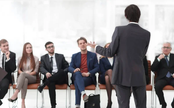 Treinador de classes de negócios com equipe de negócios . — Fotografia de Stock