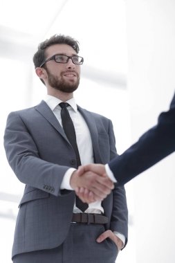 bussines el sallayarak başarılı işbirliği gösterecektir.