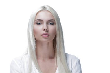 Sarışın düz saç ve gündüz makyaj güzel bir kadınla Close-Up