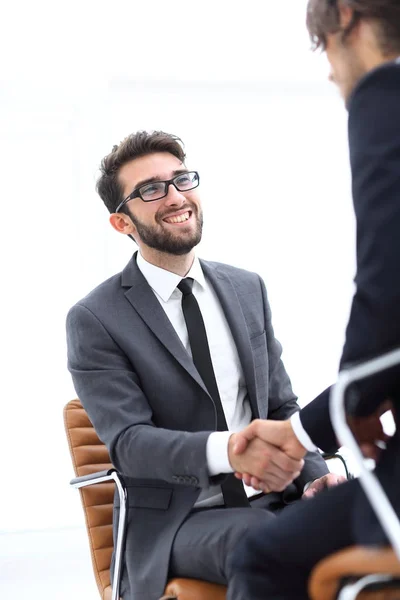 Incontri di successo di uomini d'affari in ufficio — Foto Stock