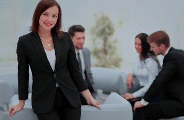 İş ekibi iş planlarını tartışıyor.