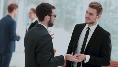 Fotoğraf genç iş ekibi çalışma modern office