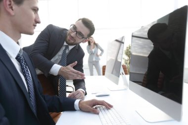 tartışma iş arkadaşları