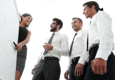 Koç eğitim iş ekibi ile yürütmektedir.