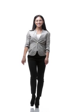 Tam büyüme. Modern genç kadın güvenle ileri gider.