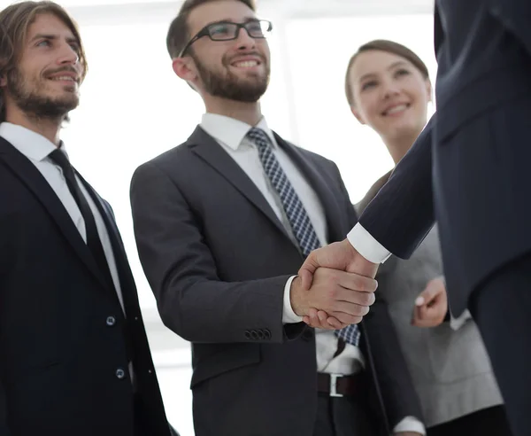 Business leader shaking hands with the investor — Stock Photo, Image