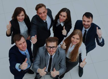 Üstten Görünüm gülümseyen ve işaret eden Yöneticiler