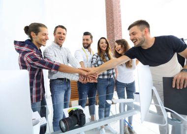 el sıkışma meslektaşları yaratıcı Studio