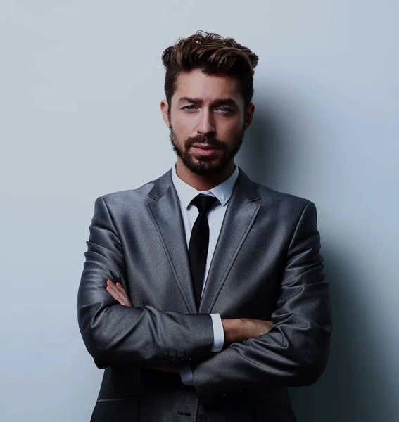 De cerca retrato de un hombre de negocios guapo sonriente sobre blanco — Foto de Stock