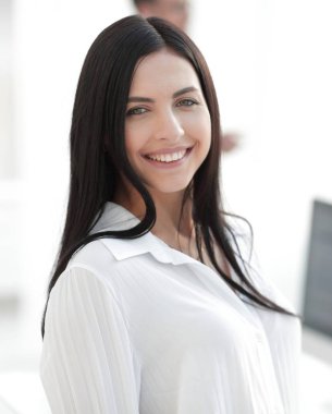 perspektif başarılı genç kadın ofiste