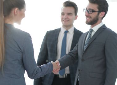 iş kavramı .handshake Mali ortaklar.